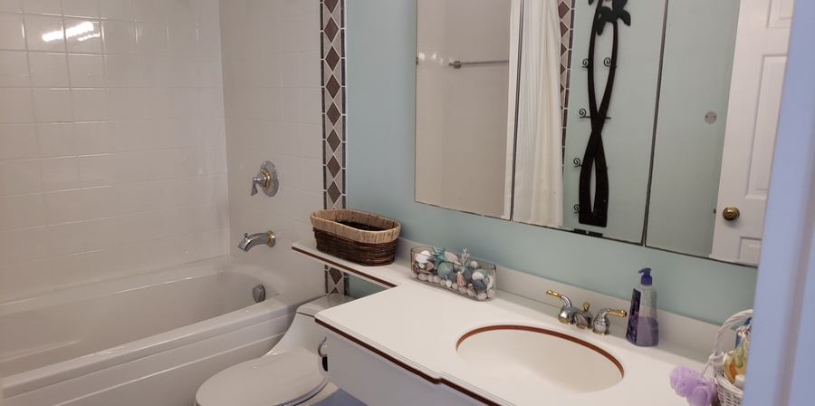 Cabana Room Bathroom